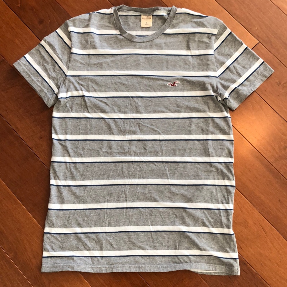 Hollister tee